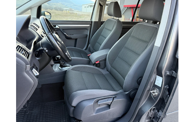 VW Touran 2.0 TDI / AVTOMAT / NAVI / PANORAMA / PARKTRONIC - автомобили, коли, обяви за нови и употребявани 9