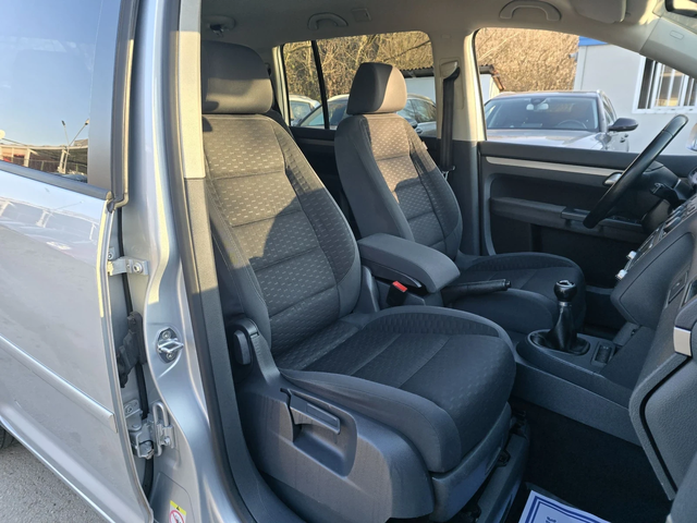 VW Touran 2.0TDI 140к.с 6 скорости Топ състояние - автомобили, коли, обяви за нови и употребявани 11