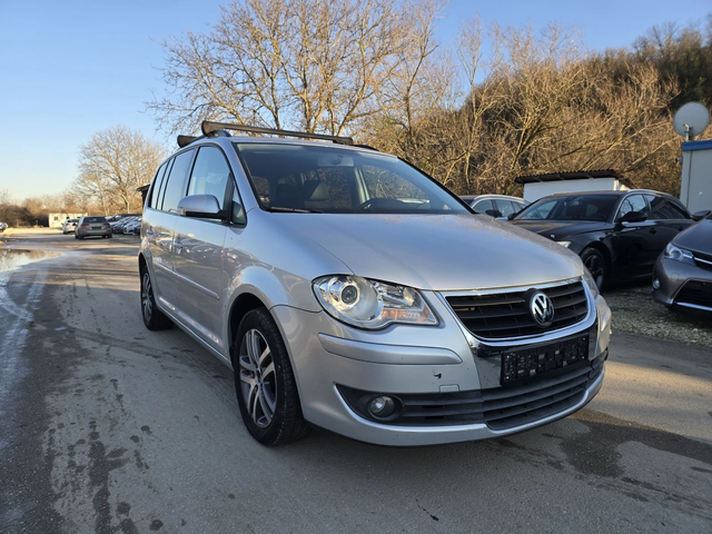 VW Touran 2.0TDI 140к.с 6 скорости Топ състояние - автомобили, коли, обяви за нови и употребявани 1