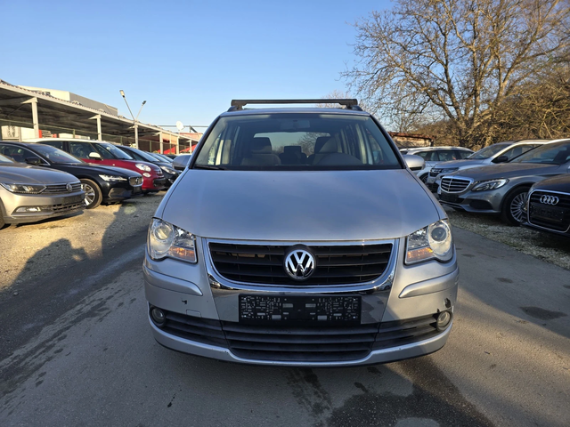VW Touran 2.0TDI 140к.с 6 скорости Топ състояние - автомобили, коли, обяви за нови и употребявани 4