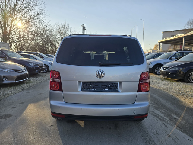 VW Touran 2.0TDI 140к.с 6 скорости Топ състояние - автомобили, коли, обяви за нови и употребявани 5