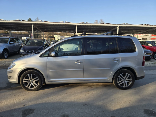 VW Touran 2.0TDI 140к.с 6 скорости Топ състояние - автомобили, коли, обяви за нови и употребявани 6