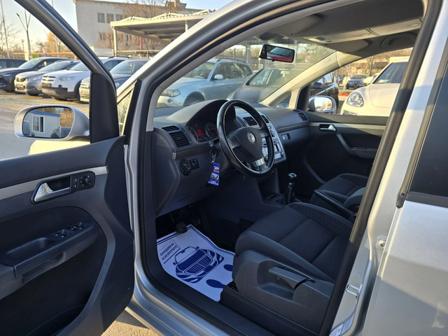 VW Touran 2.0TDI 140к.с 6 скорости Топ състояние - автомобили, коли, обяви за нови и употребявани 9