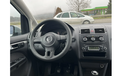 VW Touran 1.6TDI 105кс 6 СКОРОСТИ EURO 5A АВТОПИЛОТ - автомобили, коли, обяви за нови и употребявани 11