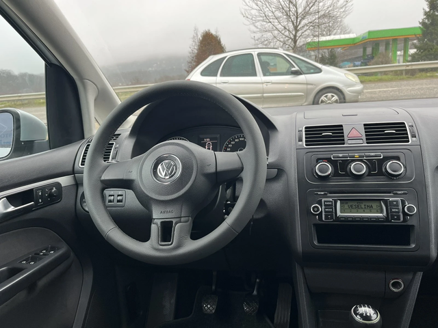 VW Touran 1.6TDI 105кс 6 СКОРОСТИ EURO 5A АВТОПИЛОТ - автомобили, коли, обяви за нови и употребявани 11