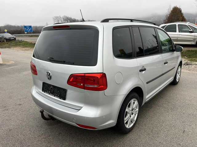 VW Touran 1.6TDI 105кс 6 СКОРОСТИ EURO 5A АВТОПИЛОТ - автомобили, коли, обяви за нови и употребявани 3