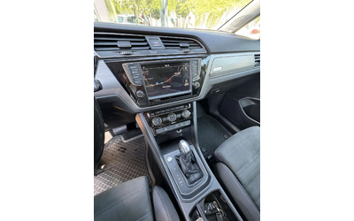 VW Touran - автомобили, коли, обяви за нови и употребявани 13