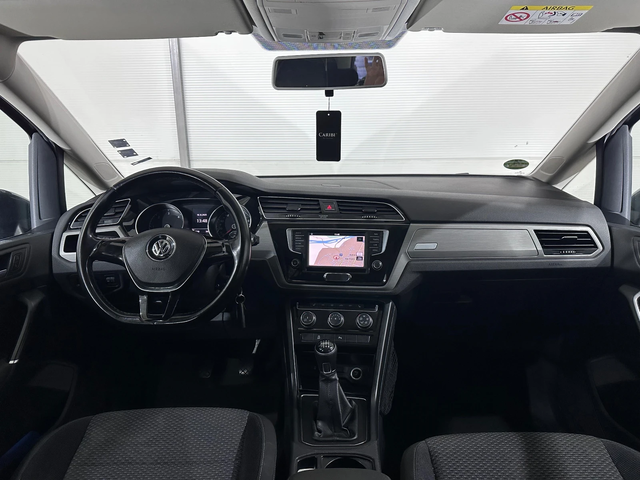 VW Touran 7 места - автомобили, коли, обяви за нови и употребявани 7