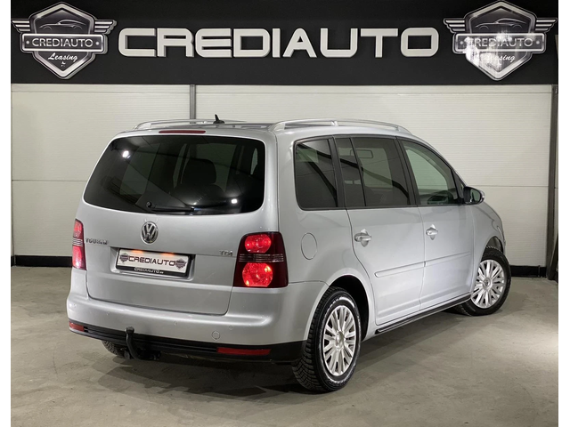 VW Touran 1.9 TDI * 105к.с.* AUTO DSG* - автомобили, коли, обяви за нови и употребявани 5