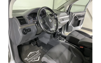 VW Touran 1.9 TDI * 105к.с.* AUTO DSG* - автомобили, коли, обяви за нови и употребявани 6