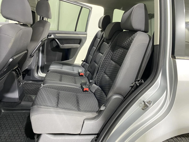 VW Touran 1.9 TDI * 105к.с.* AUTO DSG* - автомобили, коли, обяви за нови и употребявани 9