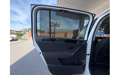 VW Touran 2.0TDI* 7места* Панорама* Масаж* - автомобили, коли, обяви за нови и употребявани 11
