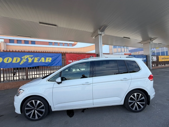VW Touran 2.0TDI* 7места* Панорама* Масаж* - автомобили, коли, обяви за нови и употребявани 3