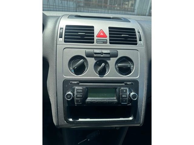 VW Touran 1.9TDI - автомобили, коли, обяви за нови и употребявани 12