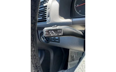 VW Touran 1.9TDI - автомобили, коли, обяви за нови и употребявани 13