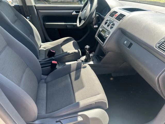 VW Touran 1.9TDI - автомобили, коли, обяви за нови и употребявани 9