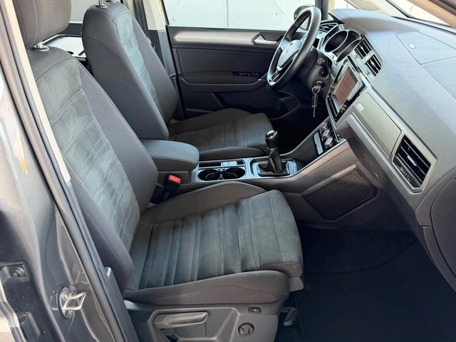 VW Touran 2.0TDI, HIGHLINE, DISTR, NAVI+ CAMERA, LED, ПОДГРЕ - автомобили, коли, обяви за нови и употребявани 10