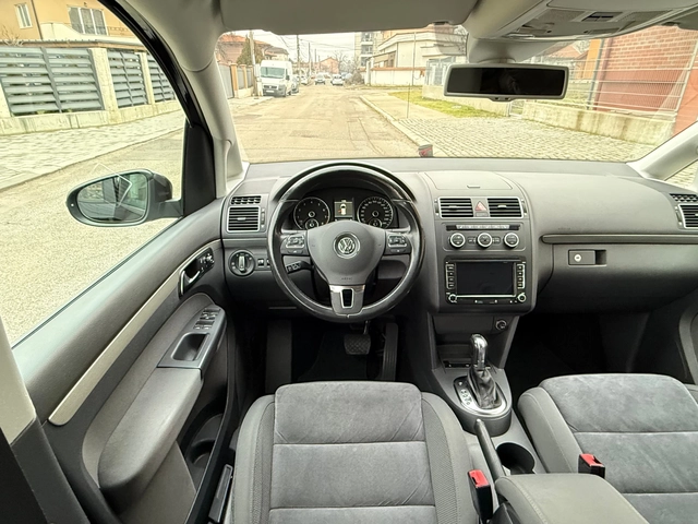 VW Touran AVTOMAT-6+ 1-ШВЕЙЦАРИЯ-NAVI-TOP - автомобили, коли, обяви за нови и употребявани 9
