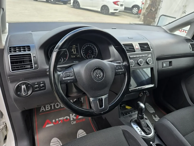 VW Touran 2.0TDI-140кс= 7МЕСТА= АВТОМАТ= LED= КАМЕРА= ОБСЛУЖ - автомобили, коли, обяви за нови и употребявани 7