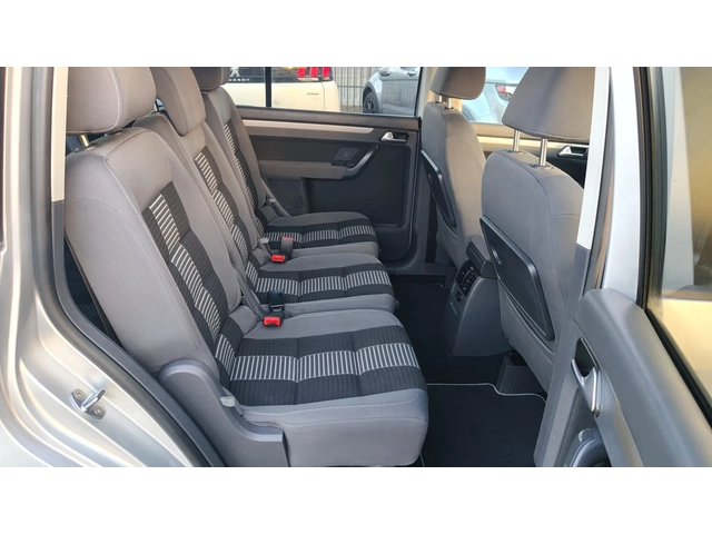 VW Touran 2.0TDI - автомобили, коли, обяви за нови и употребявани 10