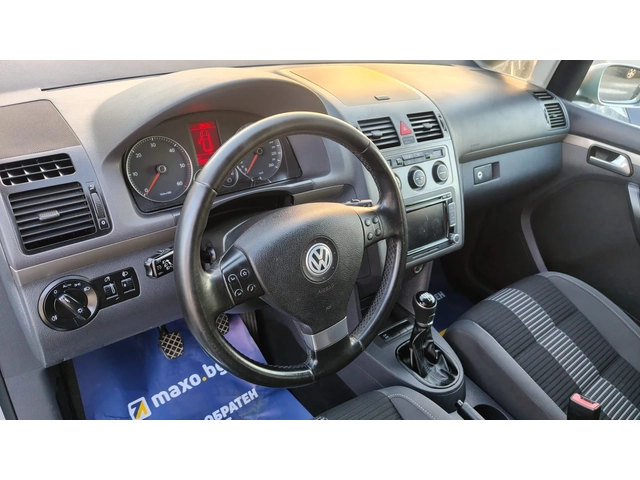 VW Touran 2.0TDI - автомобили, коли, обяви за нови и употребявани 6