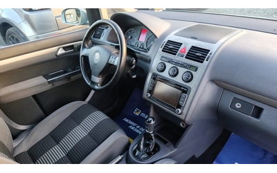 VW Touran 2.0TDI - автомобили, коли, обяви за нови и употребявани 8