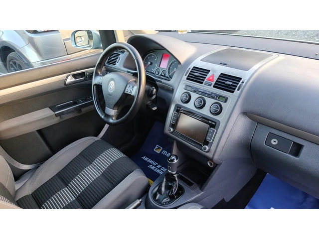 VW Touran 2.0TDI - автомобили, коли, обяви за нови и употребявани 8