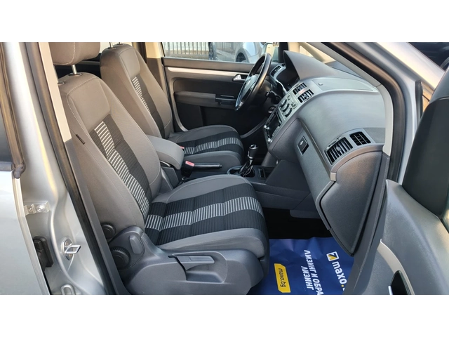 VW Touran 2.0TDI - автомобили, коли, обяви за нови и употребявани 9