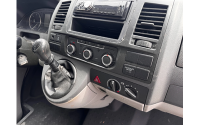 VW Transporter 2.0TDI 9-местен 2xКлима Euro 5 - автомобили, коли, обяви за нови и употребявани 9