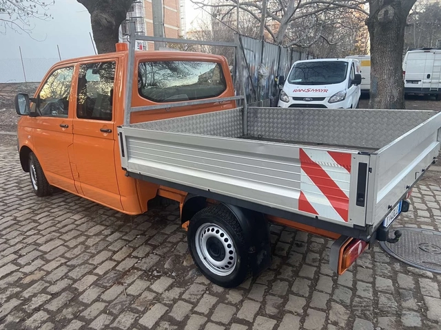 VW Transporter 2, 0 TDi - автомобили, коли, обяви за нови и употребявани 4