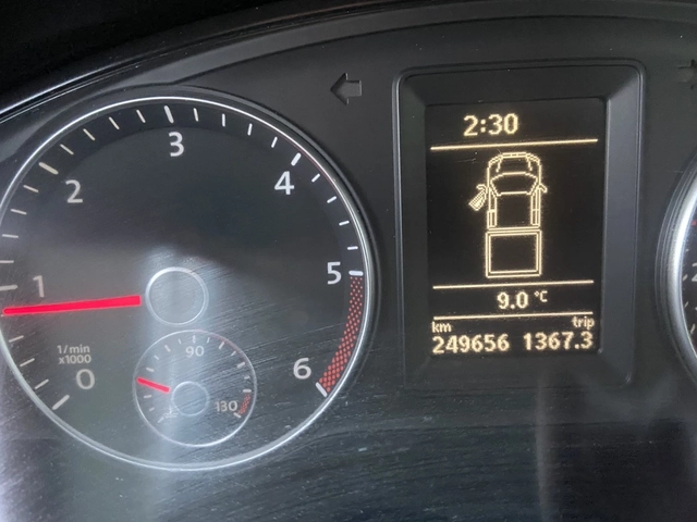 VW Transporter 2, 0 TDi - автомобили, коли, обяви за нови и употребявани 9