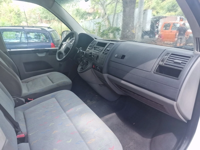 VW Transporter 2.5TDi - Synchro - автомобили, коли, обяви за нови и употребявани 2