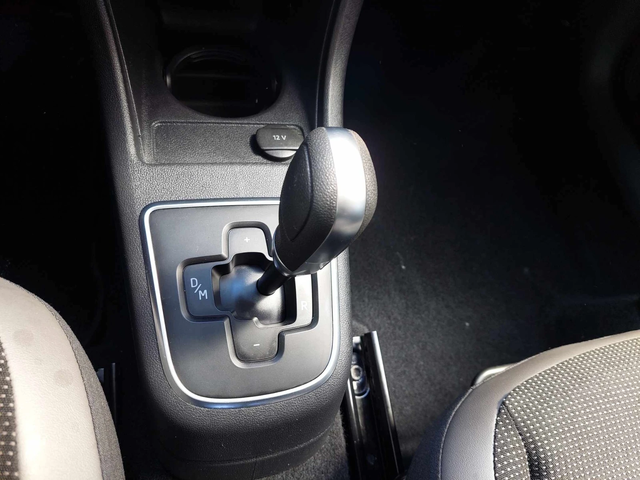 VW Up 1, 0i AUTOMATIC - автомобили, коли, обяви за нови и употребявани 8