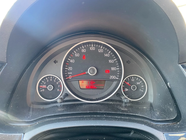 VW Up 1.0 5MT - автомобили, коли, обяви за нови и употребявани 15